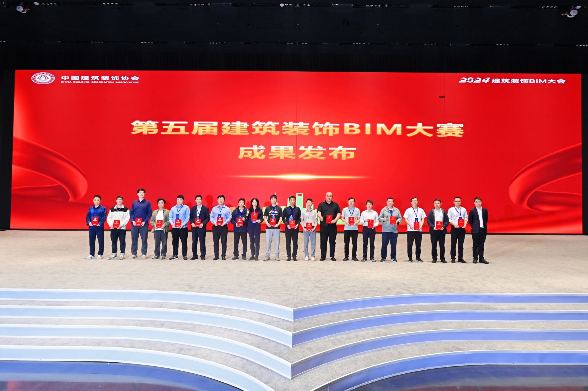 ɽ����Ͷһ������һ��Ŀ�������޽�װ��BIM����Ļǽ����Ƚ�