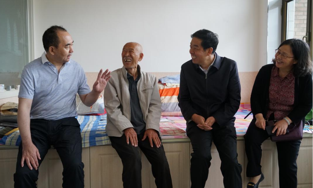 ɽ����Ͷ�����뷱���ط�ƶ�����פ��������