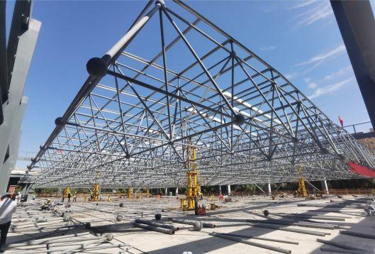 ɽ����Ͷ��ӹ�ҵ��˾�н���ɽ��ʦ����ѧʵѵ¥��Ŀ���ܶ���Բ���ֳ�