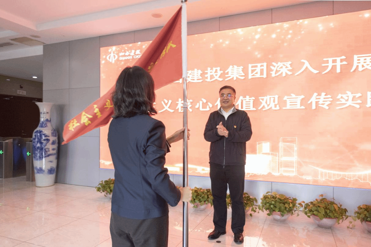 ɽ����Ͷ���ž���������役���ֵ������ʵ���˶�