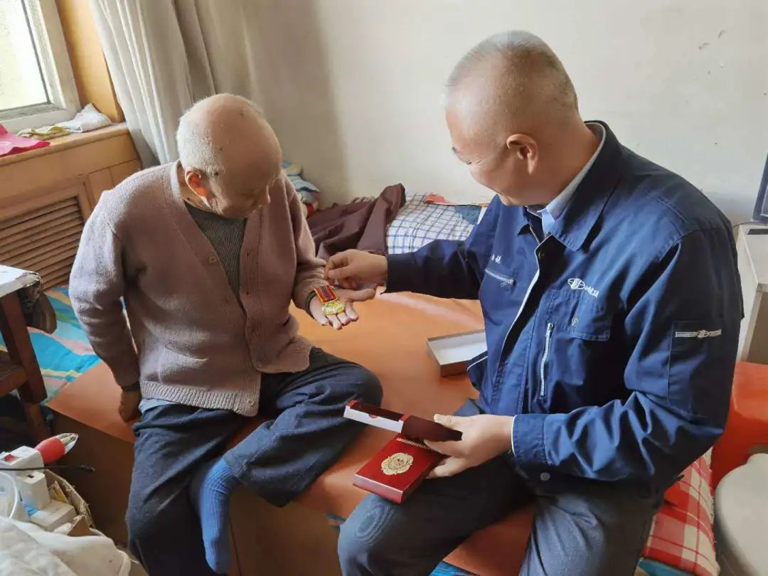 ɽ����Ͷ�Ľ�������̽��ο�ʿ���Ԯ����ͬ־