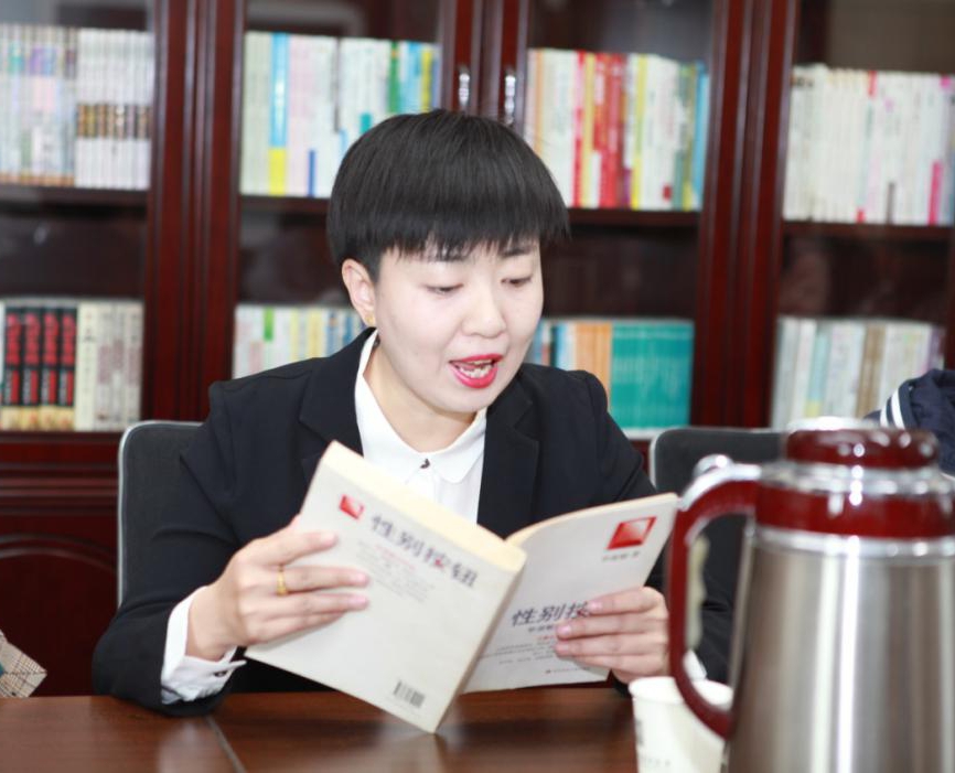 ɽ����Ͷ��е�����ž��С����㡤Ư�����Ҹ���Ůְ�������˶�