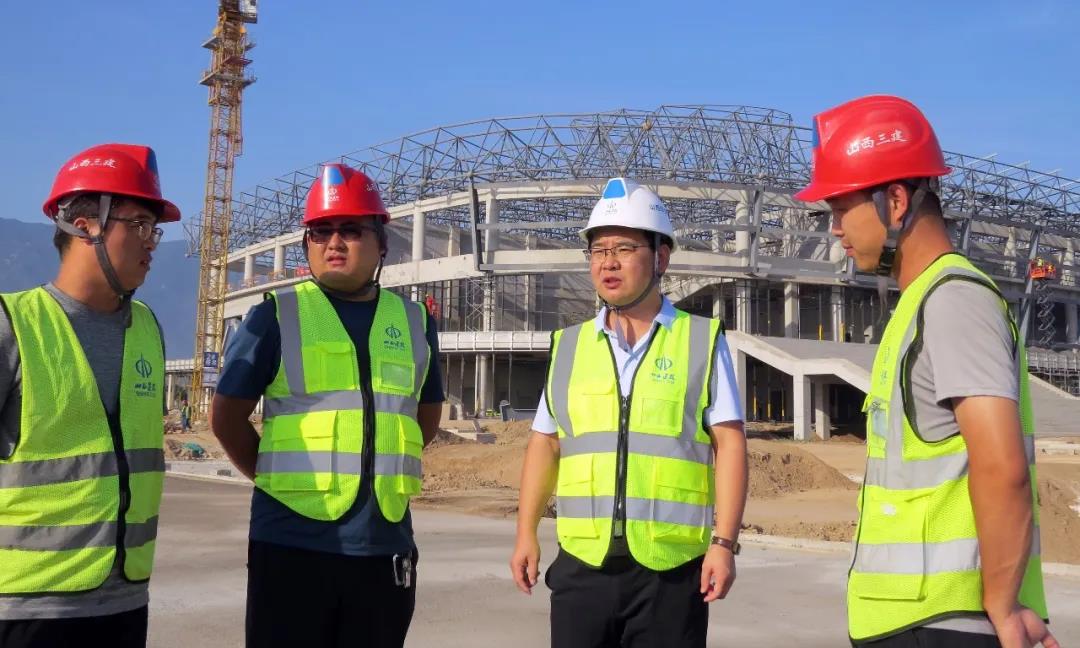 ɽ����Ͷ��������۬��ΰ������ʵ������������