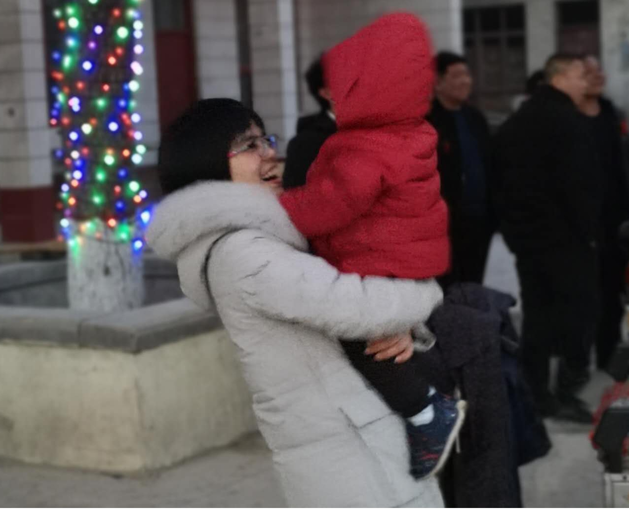 �¾�ĸ�ס���ɽ����Ͷ��е�����ų���������