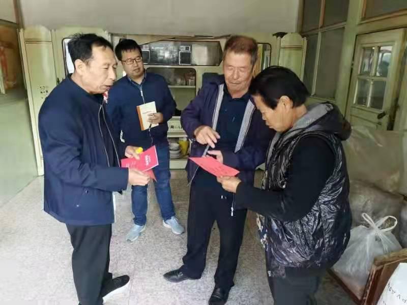 ɽ����Ͷ��е������פ�����������ʵ��չ�������