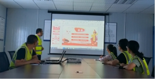 ɽ����Ͷ��е�������²㵳֧�������ɫ����΢�����ȳ�