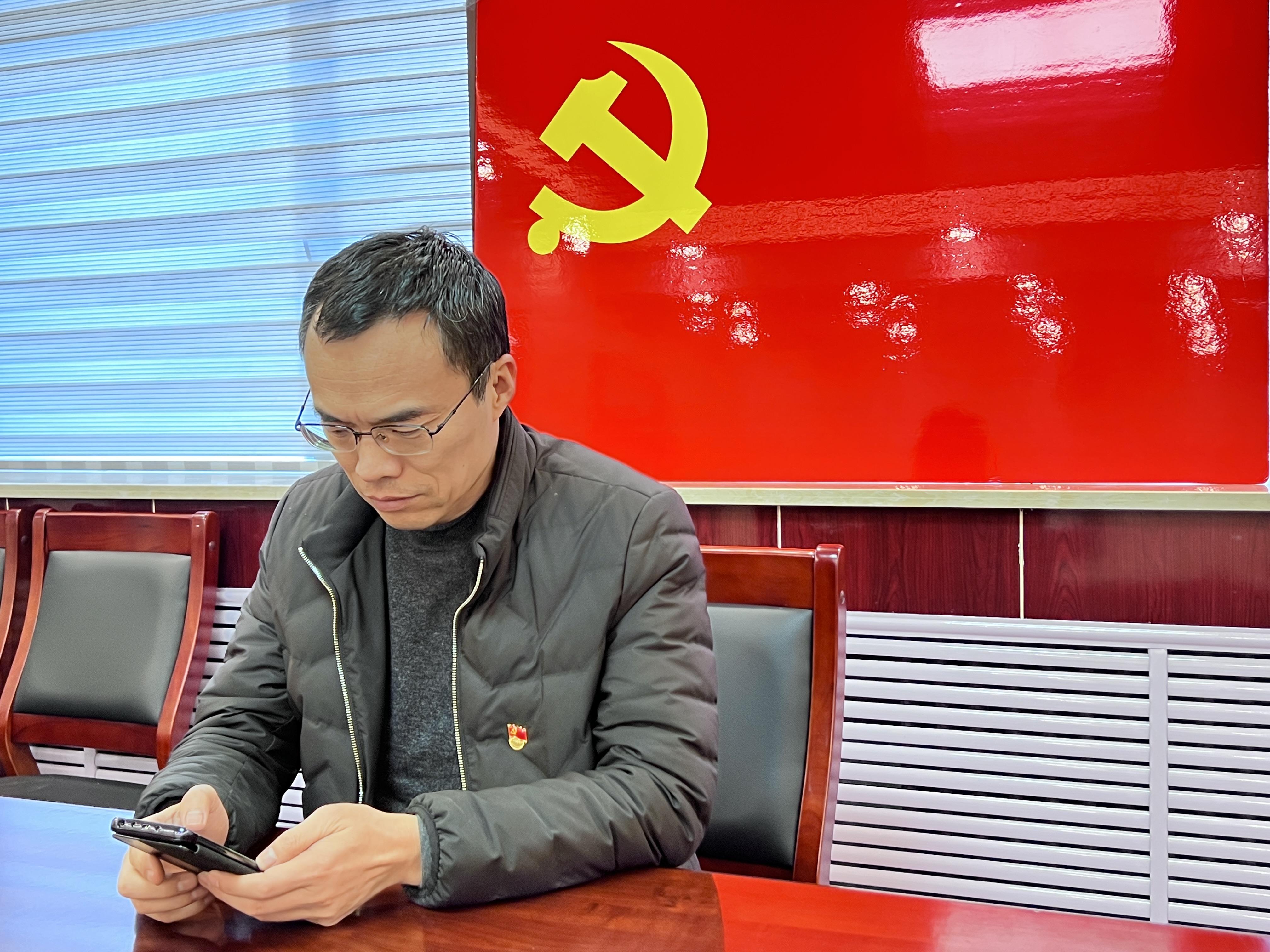 ɽ����Ͷ��е�����ţ��򿨡�ѧϰǿ����70����Ա��50000������